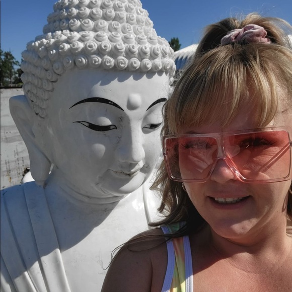 Meet your Posher, Lisa - Picture 1 of 1